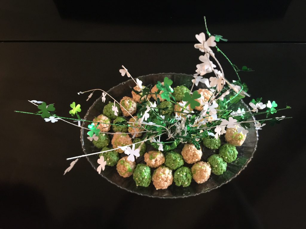 St. Patrick’s Day Rice Krispie Pearly Bites