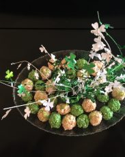 St. Patrick’s Day Rice Krispie Pearly Bites